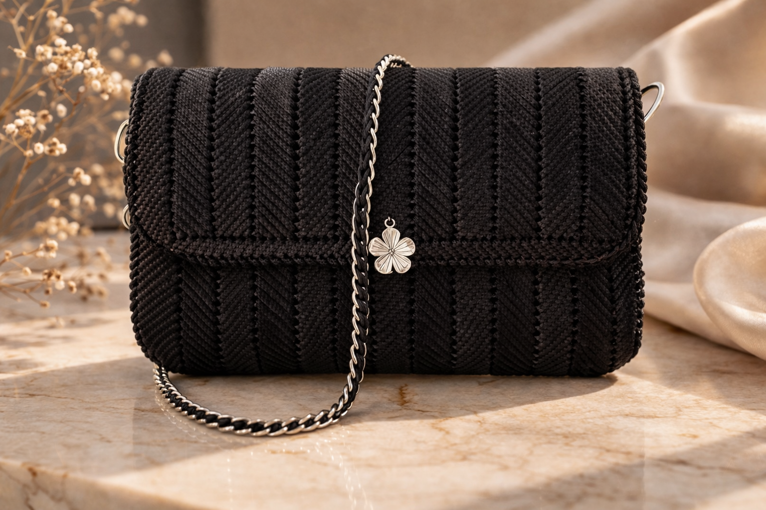 Tasche Noir Fleur von Germana Acri
